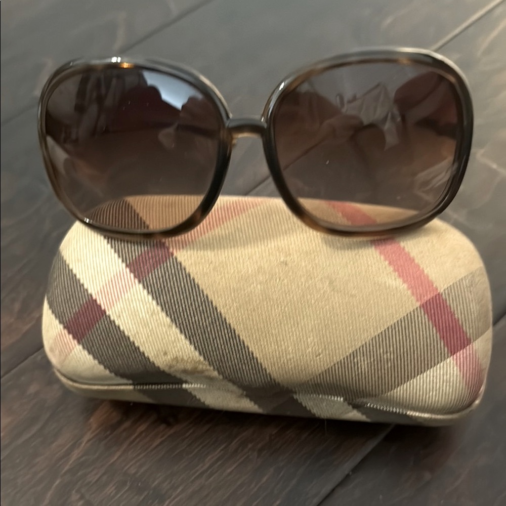 COPY - Burberry Sunglasses B 4002 3002/13 62x15 Includes Case **PRESCRIPTION**